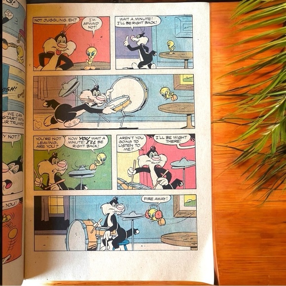 VINTAGE 1974 Warner Bros. Tweety and Sylvester Comic Book - No. 38 - Picture 4 of 10